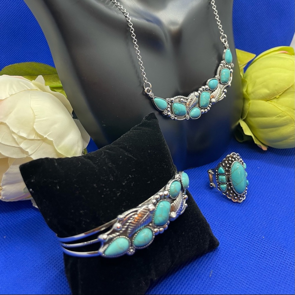 Cottage Garden blue Necklace set